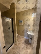 2555 Timberline Dr in Hood River, OR - Building Photo - Building Photo