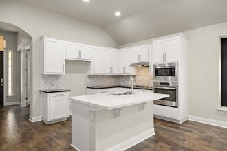 2333 Legend Hill Dr in Leander, TX - Building Photo - Building Photo