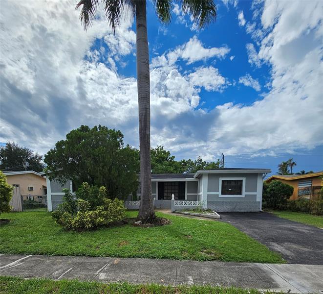 3951 NW 36th Ave in Lauderdale Lakes, FL - Building Photo