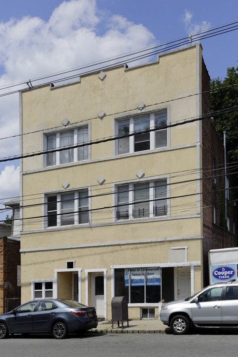 5 Montgomery St in Bloomfield, NJ - Building Photo