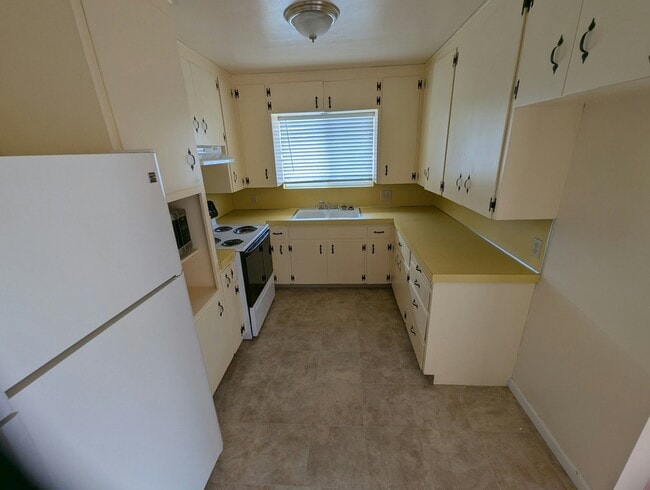 2214 Fairfield St in Eureka, CA - Foto de edificio - Building Photo