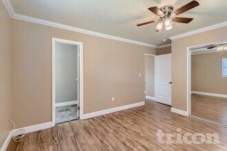 10326 Hetrick Cir E in Largo, FL - Foto de edificio - Building Photo