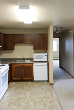 River West Apartments in Milford, IA - Building Photo - Building Photo