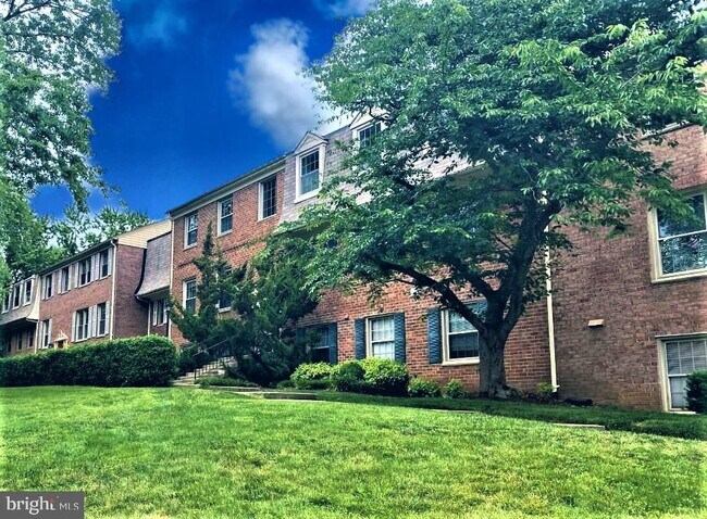 property at 5974 Westchester Park Dr