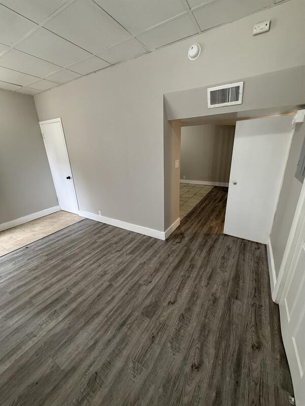 3512 Dodge St in Omaha, NE - Building Photo - Building Photo