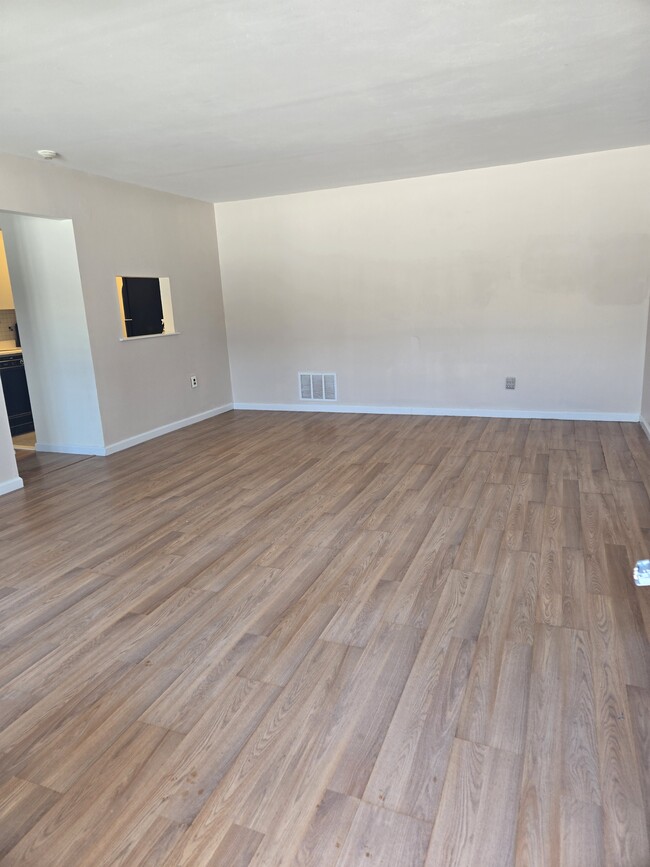 7 Boulder Ct in Coram, NY - Building Photo - Building Photo