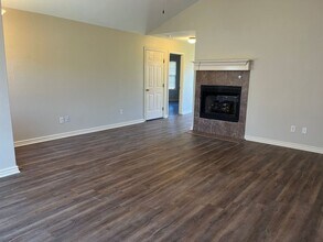 561 Tamarron Dr in Centerton, AR - Building Photo - Building Photo