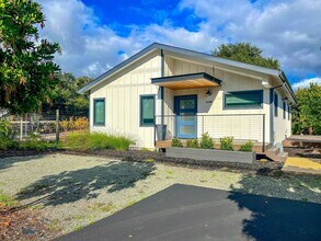 3228 Vichy Ave in Napa, CA - Building Photo - Building Photo