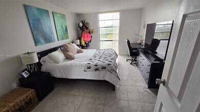 16851 NE 23rd Ave in North Miami Beach, FL - Building Photo - Building Photo