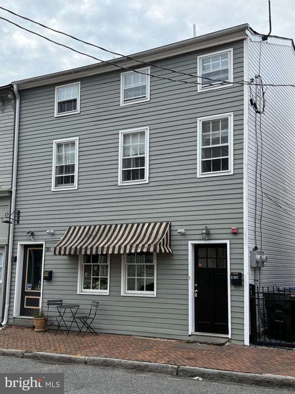 property at 30 E Union St