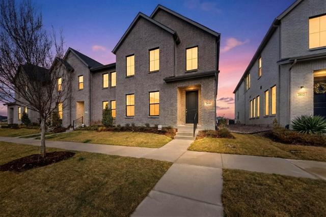 property at 2816 Jacaranda Dr