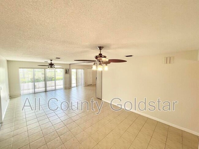 437 Wexford Cir in Venice, FL - Building Photo - Building Photo