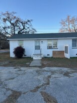 4835 N Old Laurens Rd in Gray Court, SC - Building Photo