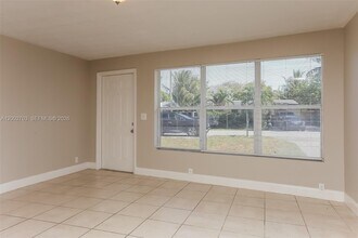 1425 NE 29th St in Pompano Beach, FL - Foto de edificio - Building Photo