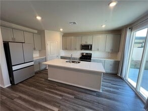 29837 Warrior Way in Menifee, CA - Foto de edificio - Building Photo