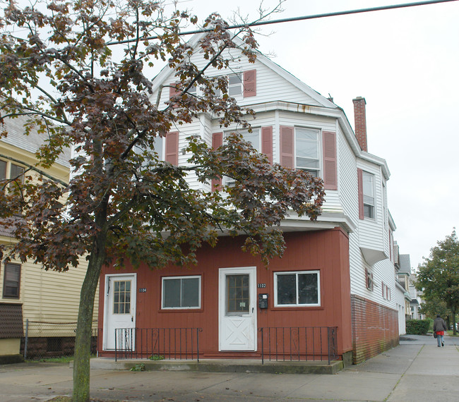 1102 Pleasant St in Schenectady, NY - Building Photo - Building Photo