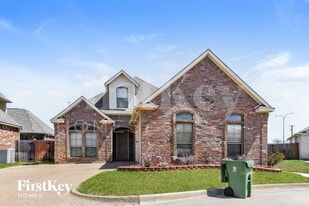 4203 Lucy Ln in Arlington, TX - Building Photo