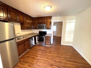 1022 Cherry Hills Ct in Athens, GA - Building Photo - Building Photo