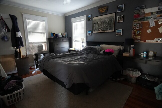 18 Bayside St, Unit 2 in Boston, MA - Foto de edificio - Building Photo