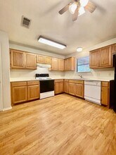 1315 Delmar St in San Marcos, TX - Foto de edificio - Building Photo