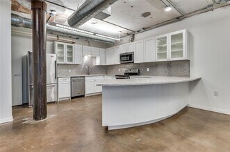 4330 N Central Expy in Dallas, TX - Building Photo - Building Photo