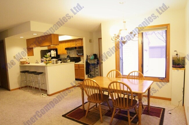 1804B Glenwood Oaks Ct in Urbana, IL - Building Photo - Building Photo