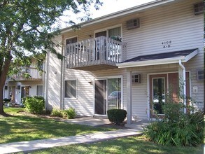 Lillian Street Apartments in McHenry, IL - Building Photo - Building Photo