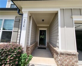 5414 Town Square Way in Flowery Branch, GA - Building Photo - Building Photo