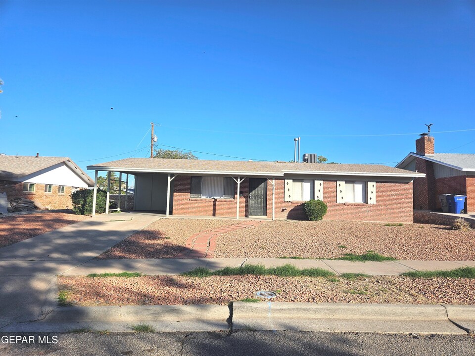 517 De Soto Ave in El Paso, TX - Foto de edificio