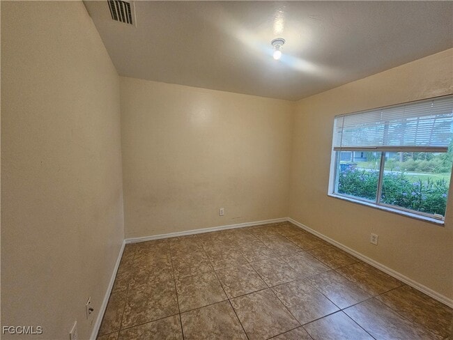 4642 26th St SW in Lehigh Acres, FL - Building Photo - Building Photo