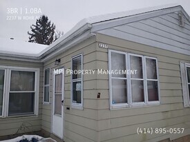2237 W Rohr Ave in Milwaukee, WI - Building Photo