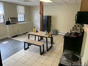 59 Manchester St, Unit 1 in Leominster, MA - Building Photo - Building Photo