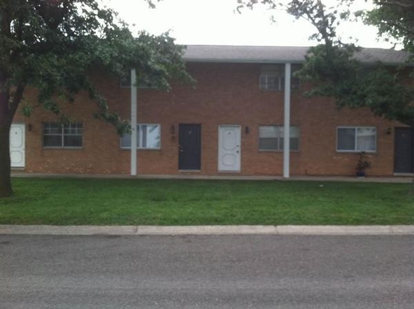 1623 Red Bud Dr in Collinsville, IL - Building Photo