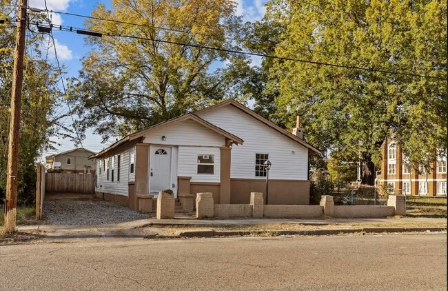 1310 Steiner Ave SW in Birmingham, AL - Foto de edificio - Building Photo