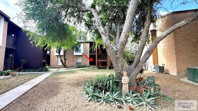 4601 Carmen Ave in Rancho Viejo, TX - Foto de edificio - Building Photo