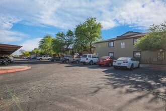 6016 S Park Ave-Unit -Two Bedroom in Tucson, AZ - Building Photo - Building Photo