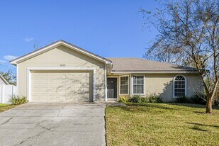 1603 Twin Oak Ln in Middleburg, FL - Building Photo