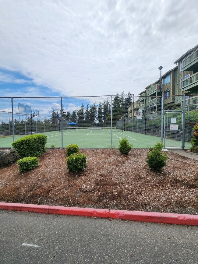 1760 W Sunn Fjord Ln in Bremerton, WA - Building Photo - Building Photo