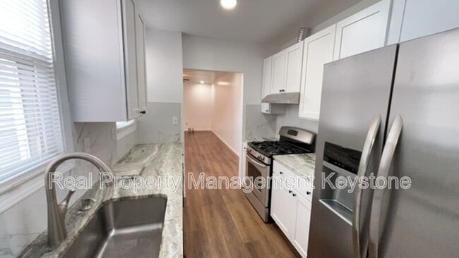 1715 Larkins Wy in Pittsburgh, PA - Building Photo - Building Photo