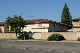 1240 S Sunburst Way in Anaheim, CA - Building Photo - Building Photo