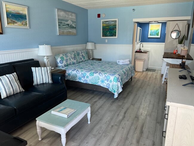 16 Tybrisa St in Tybee Island, GA - Building Photo - Building Photo