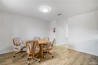 819 S 16th St in McAllen, TX - Building Photo - Building Photo