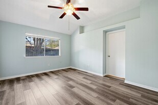 2835 Twin Knolls Dr in Humble, TX - Building Photo