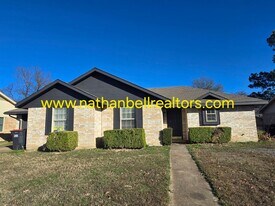 1335 18th St NW in Paris, TX - Building Photo