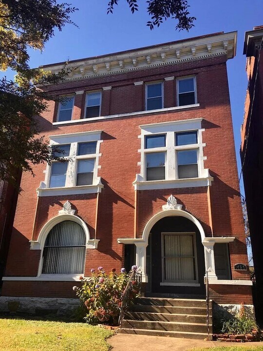 1426 S 1st St in Louisville, KY - Building Photo