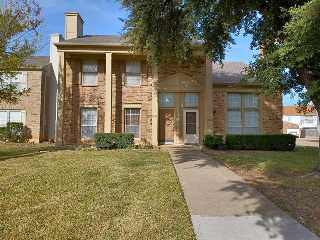 1609 Creek Bank Ln in Arlington, TX - Building Photo