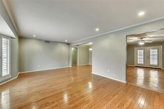 5811 E University Blvd in Dallas, TX - Building Photo - Building Photo