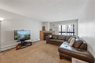 3850 Plymouth Blvd in Minneapolis, MN - Building Photo - Building Photo