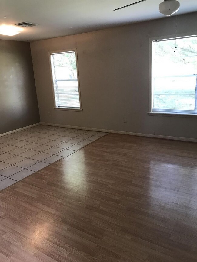 702 Vassar Ct in College Station, TX - Building Photo - Building Photo