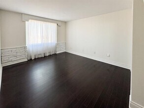 1115 Boul. Cavendish in Montréal, QC - Building Photo - Building Photo